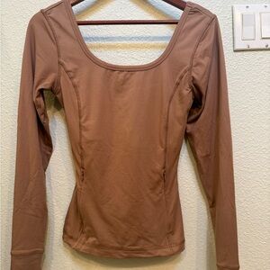 Wondery Outdoors - Long Sleeve with shelf bra